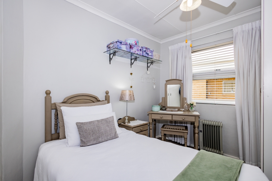 1 Bedroom Property for Sale in Oakglen Western Cape